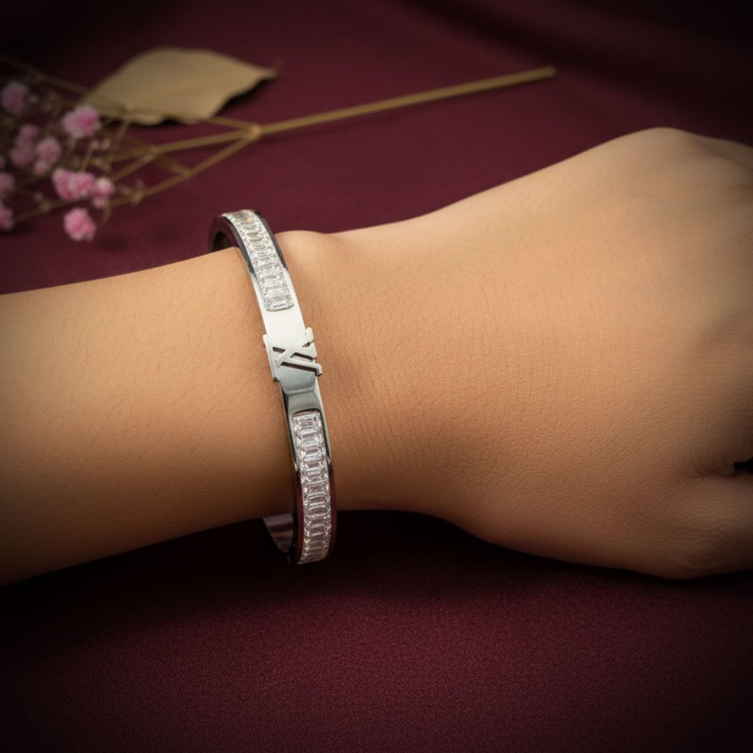 Dazzling Motif Bracelet